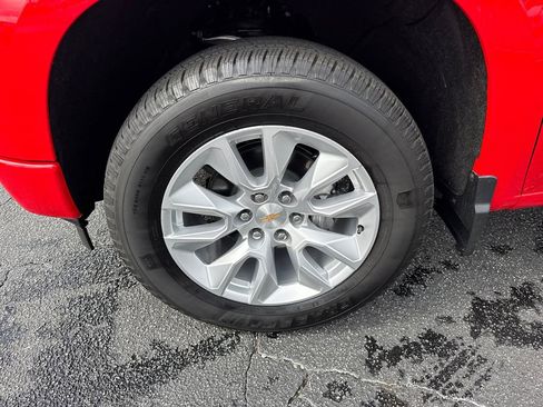 Used 2025 Chevrolet Silverado 1500 Custom image 12