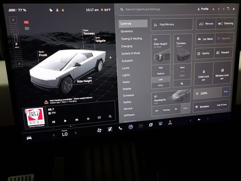 Used 2024 Tesla Cybertruck AWD Crew Cab image 31