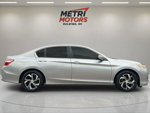 Used 2017 Honda Accord LX image 5