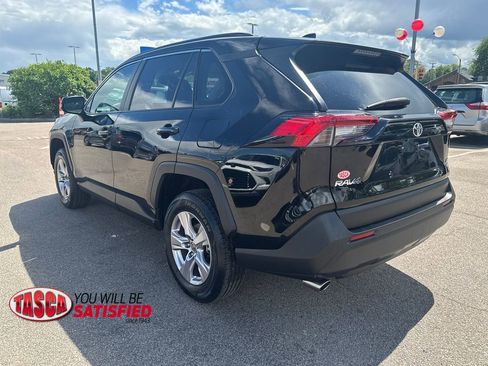 Used 2025 Toyota RAV4 XLE AWD/4WD image 5
