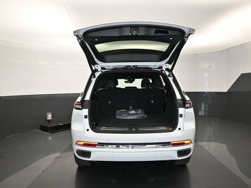 Used 2024 Jeep Grand Cherokee Overland image 23