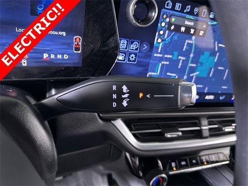 Used 2025 Chevrolet Equinox EV LT image 16