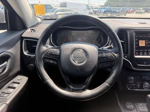 Used 2019 Jeep Cherokee Trailhawk w/ Cold Weather Group AWD/4WD image 9
