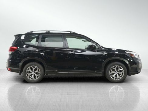 Used 2021 Subaru Forester Premium AWD/4WD image 6