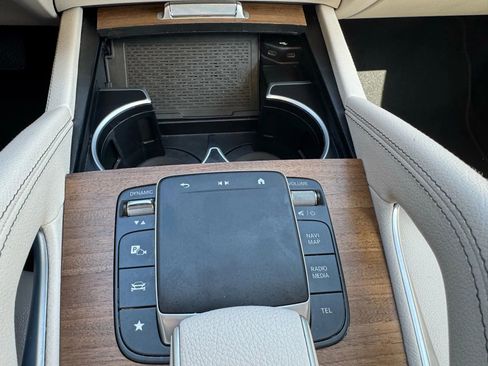 Used 2024 Mercedes-Benz GLS 450 4MATIC image 21