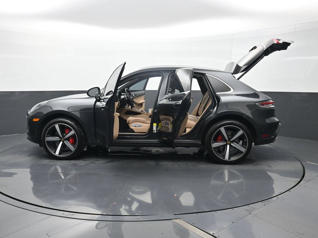 Certified 2022 Porsche Macan S AWD/4WD image 30