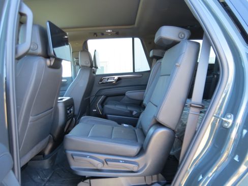 Used 2025 Chevrolet Tahoe Z71 w/ Z71 Off-Road Package image 14