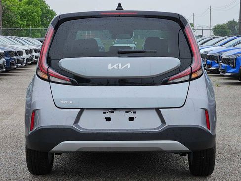 Used 2025 Kia Soul LX image 5