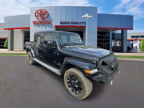 Used 2021 Jeep Gladiator Overland image 2