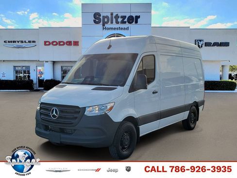 Used 2025 Mercedes-Benz Sprinter 2500 image 1