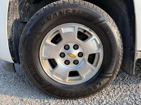 Used 2013 Chevrolet Suburban LT AWD/4WD image 16