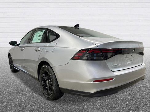 New 2025 Honda Accord SE image 3