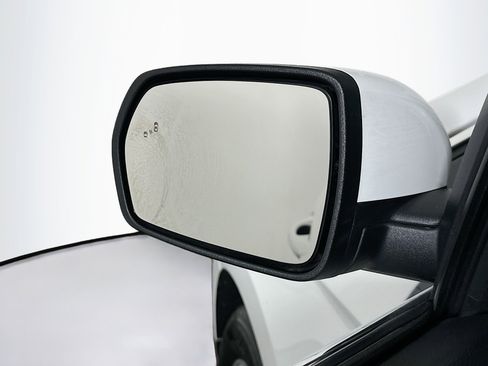 Used 2024 Ford Edge SEL image 16