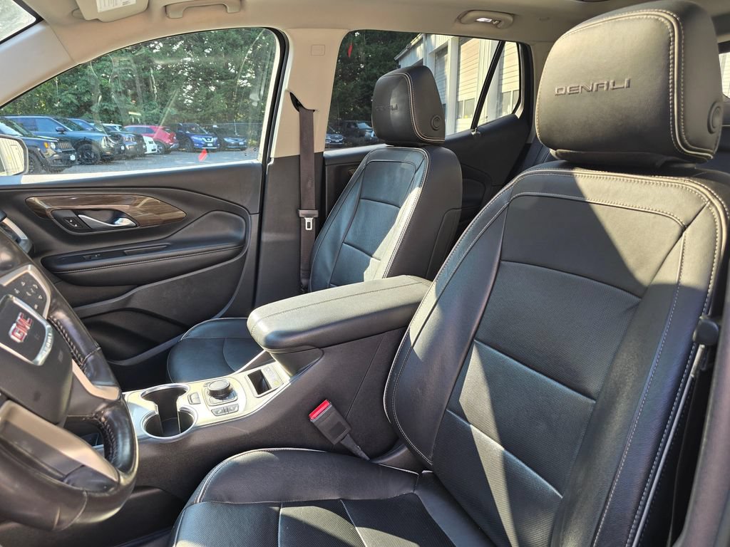 Used 2020 GMC Terrain Denali w/ Denali Premium Package AWD/4WD image 12