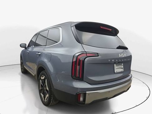 Used 2024 Kia Telluride EX FWD image 8