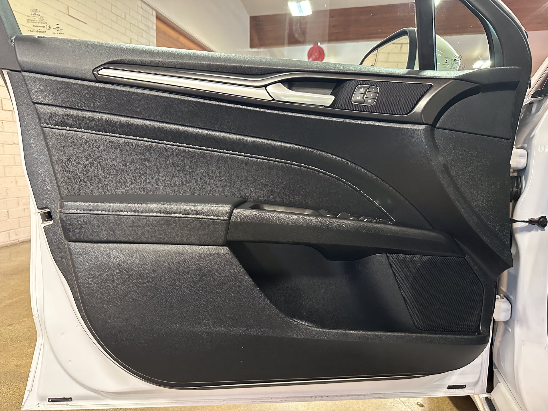 Used 2018 Ford Fusion Titanium AWD/4WD image 24