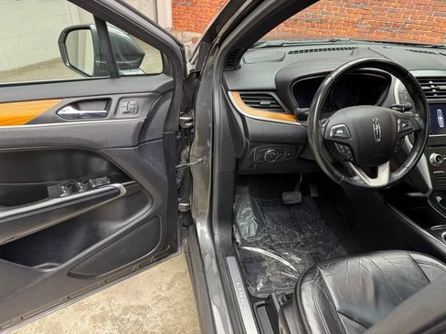 Used 2019 Lincoln MKC Select w/ Select Plus Package image 9