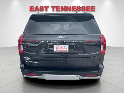 Used 2025 Ford Expedition Platinum w/ Driver's Package AWD/4WD image 4