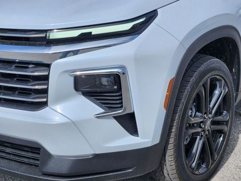 New 2026 Chevrolet Traverse LT w/ Driver Confidence Package FWD image 10