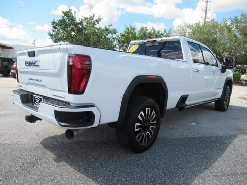 Used 2024 GMC Sierra 3500 Denali Ultimate AWD/4WD image 7