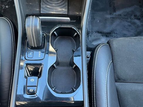 Used 2019 Volvo XC40 T5 R-Design image 20