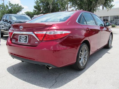 Used 2017 Toyota Camry SE w/ Four Season Floor Mat Package FWD image 7