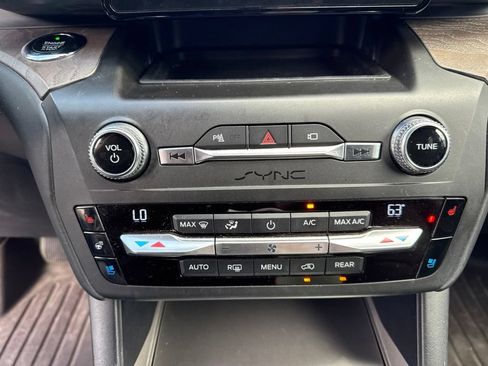 Used 2020 Ford Explorer Platinum AWD/4WD image 7