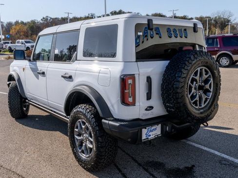 New 2025 Ford Bronco Badlands image 4