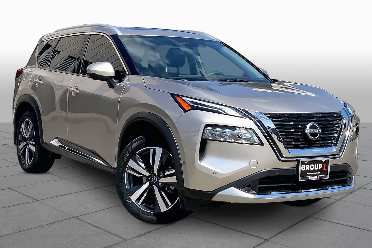 Used 2023 Nissan Rogue Platinum FWD image 3