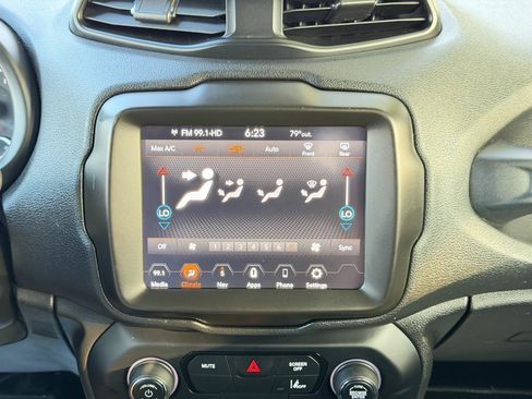 Used 2021 Jeep Renegade Latitude AWD/4WD image 54