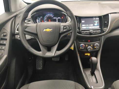 Used 2017 Chevrolet Trax LS AWD/4WD image 22