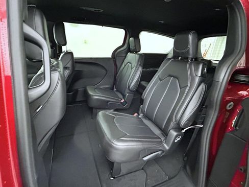 New 2026 Chrysler Pacifica Select image 20