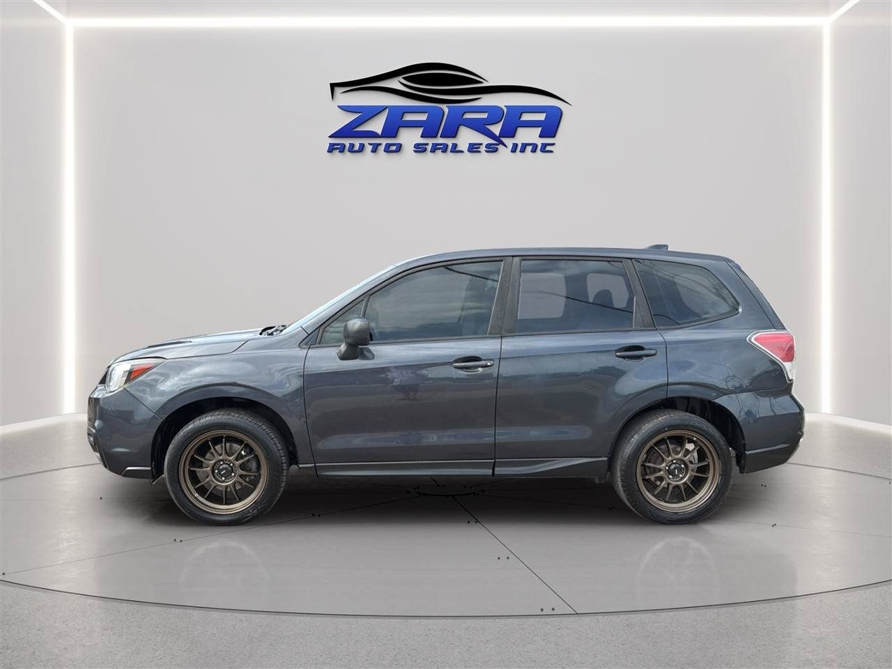 Used 2017 Subaru Forester 2.5i AWD/4WD image 4