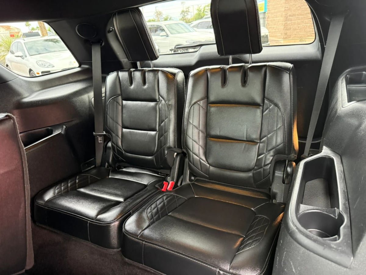 Used 2017 Ford Explorer Platinum AWD/4WD image 46