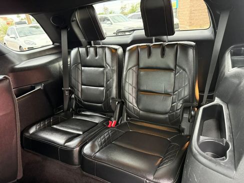 Used 2017 Ford Explorer Platinum AWD/4WD image 46