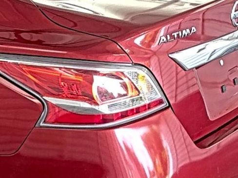 Used 2015 Nissan Altima 2.5 S w/ Power Driver Seat Package FWD image 9