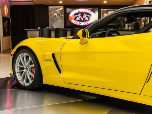 Used 2013 Chevrolet Corvette Z06 w/ 2LZ Preferred Equipment Group RWD image 35