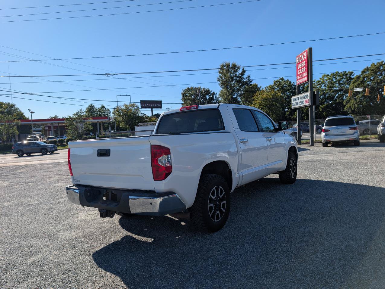 Used 2014 Toyota Tundra Limited w/ Limited Premium Package AWD/4WD image 7
