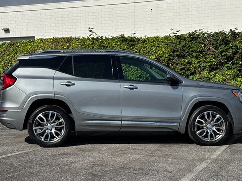 Used 2023 GMC Terrain Denali w/ Denali Premium Package AWD/4WD image 3