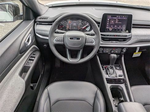 New 2026 Jeep Compass Latitude image 16