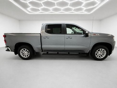 Used 2019 Chevrolet Silverado 1500 LT w/ All-Star Edition AWD/4WD image 2