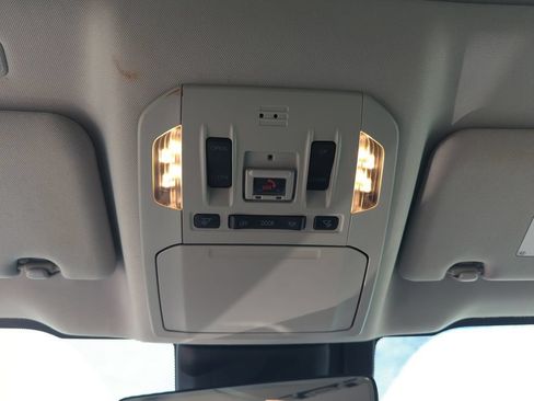 Used 2020 Toyota Highlander XLE FWD image 27