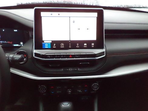 Used 2025 Jeep Compass Trailhawk w/ Trailhawk Elite Group image 11