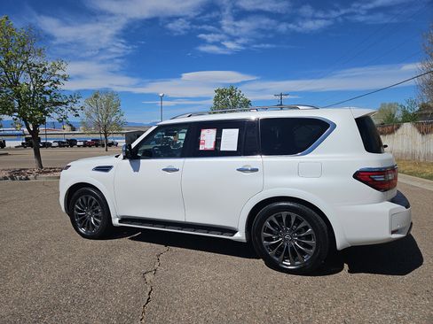 Used 2023 Nissan Armada Platinum w/ Captain's Chairs Package AWD/4WD image 4