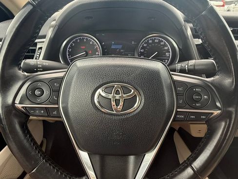 Used 2018 Toyota Camry XLE FWD image 25