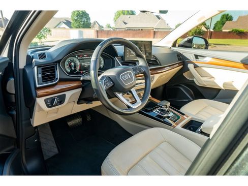 Used 2022 Audi Q5 2.0T Premium Plus w/ Premium Plus Package AWD/4WD image 10