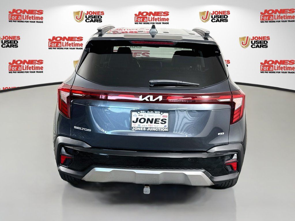 Used 2025 Kia Seltos EX AWD/4WD image 16