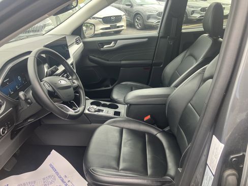 Used 2025 Ford Escape Platinum AWD/4WD image 19