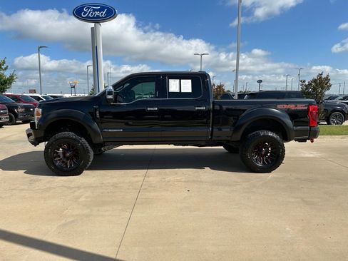 Used 2020 Ford F250 Platinum w/ FX4 Off-Road Package AWD/4WD image 3