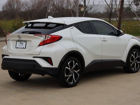 Certified 2020 Toyota C-HR XLE image 8